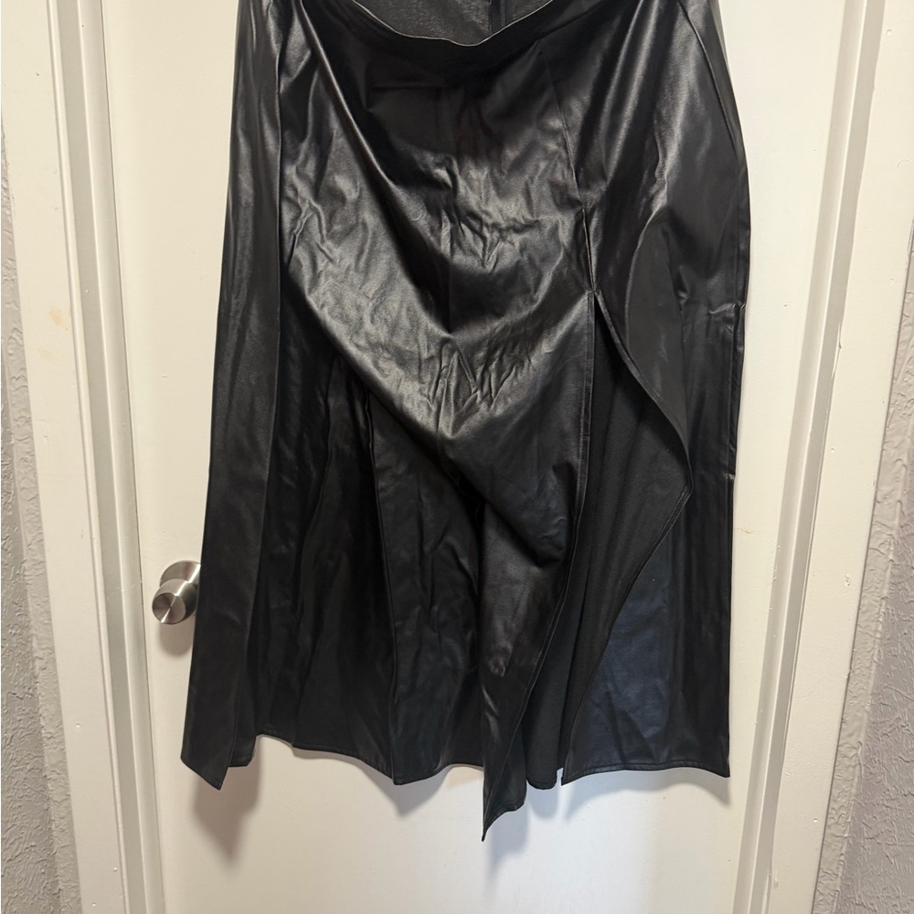 SHEIN Black Faux Leather Midi Skirt